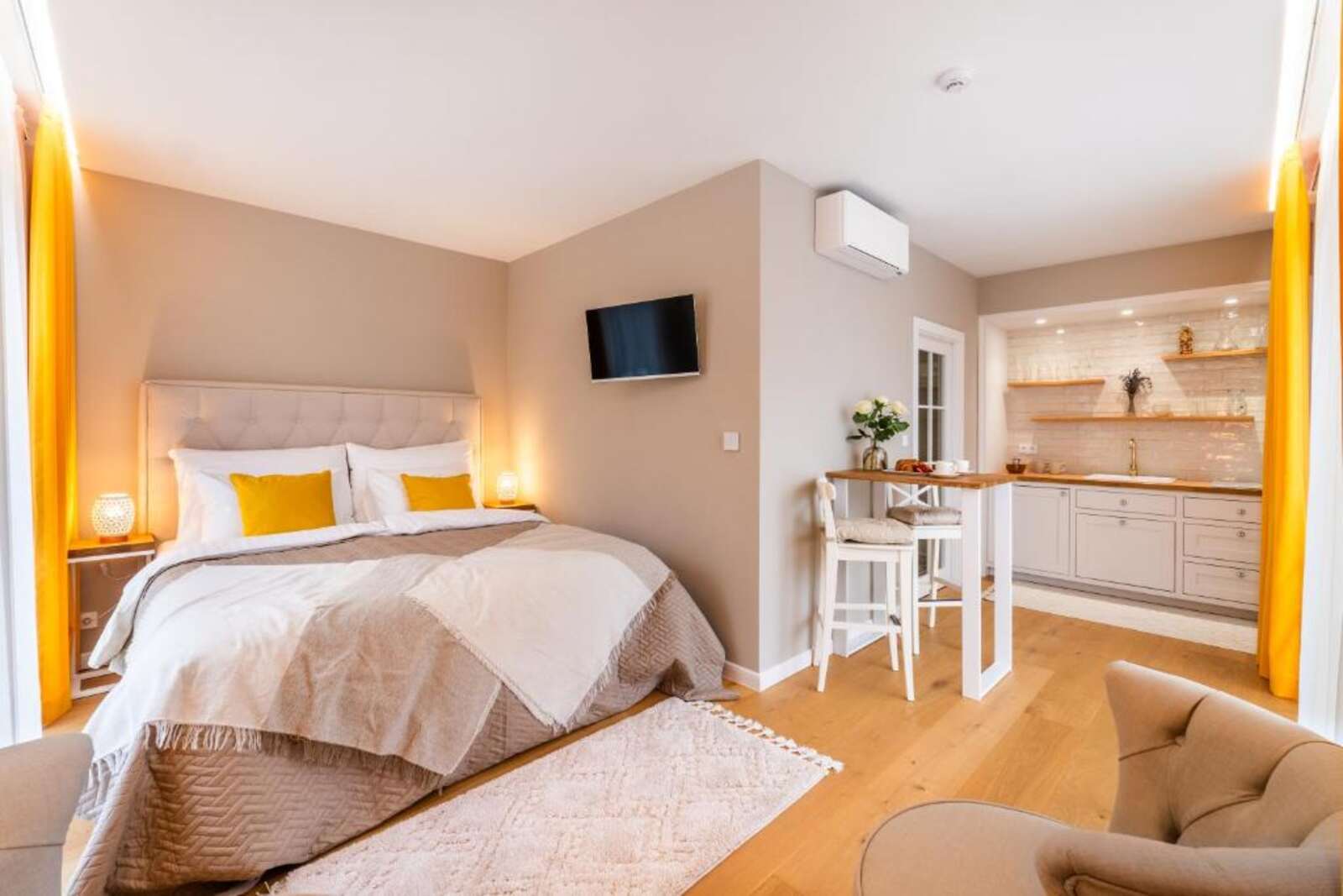 Apartmány - Pinot Noir Apartments & Wine Bar